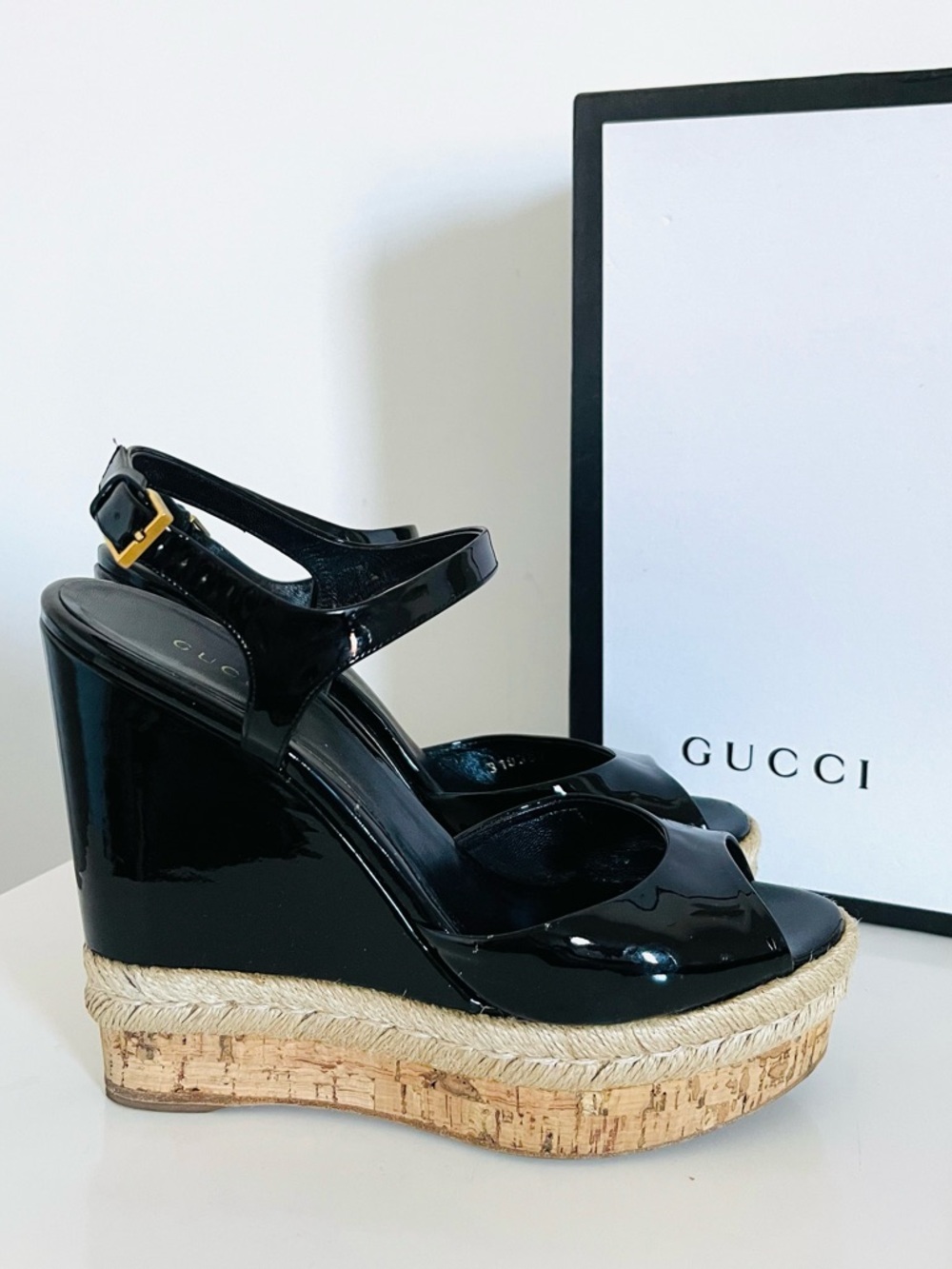 AUTHENTIC GUCCI patent leather wedge sandals
